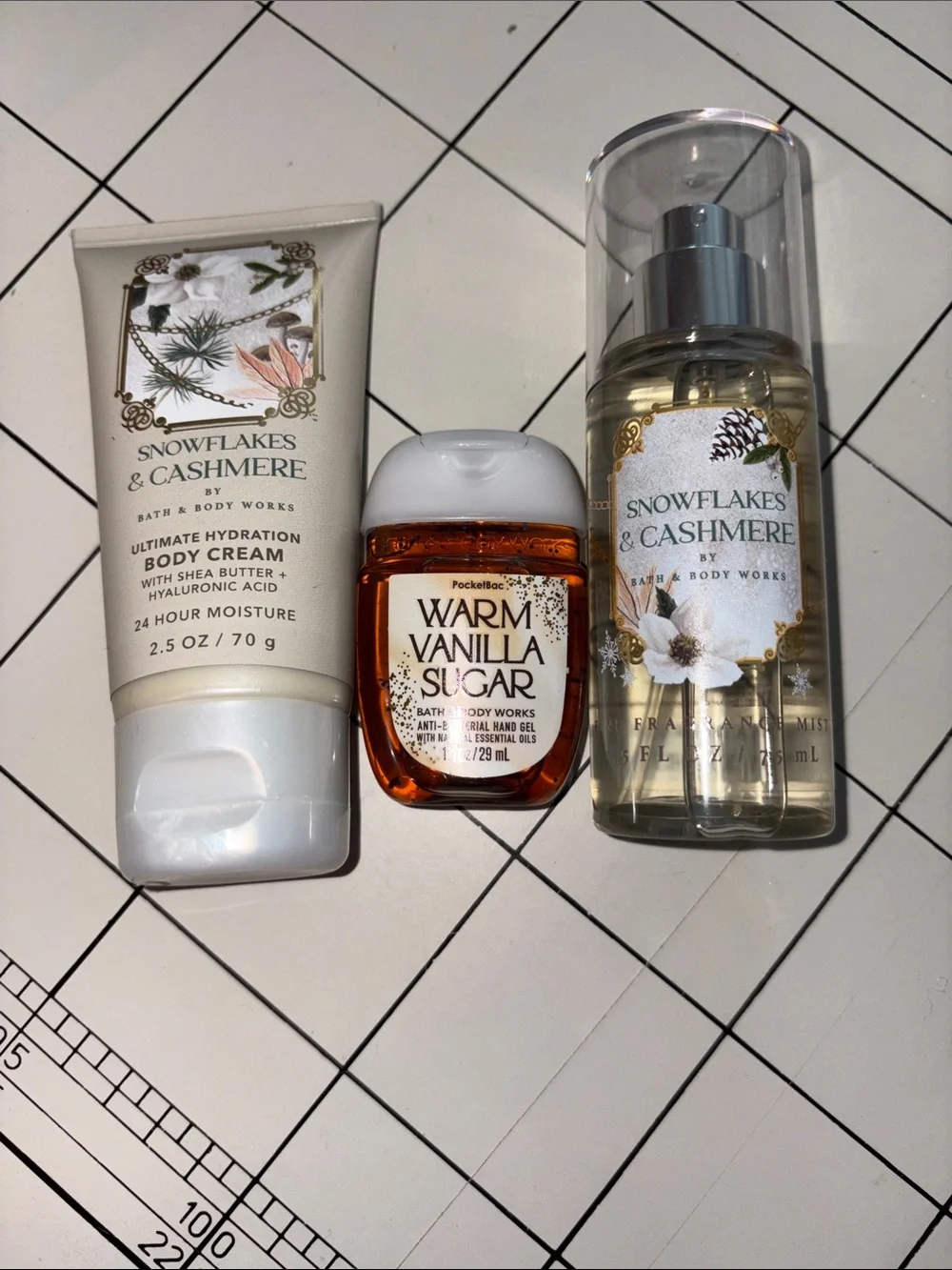 Bath & Body Works Snowflakes and Cashmere gift set 3 items all new